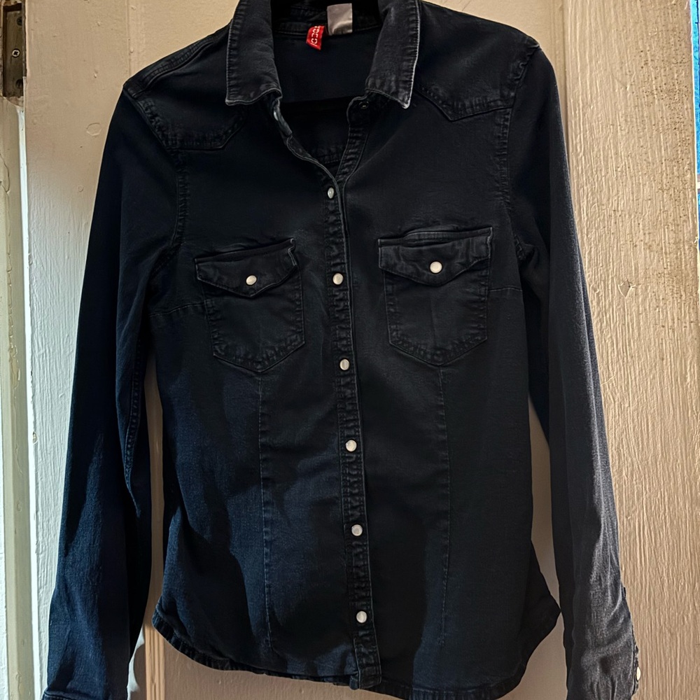 Vintage early 2000s H&M Divided denim shirt size 6/sm - Picture 6 of 6